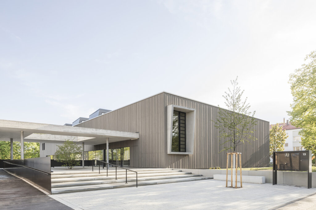 häussermann Projekt: Fassanehofschule in Stuttgart auf Basis heimischer Weißtanne, astarm.